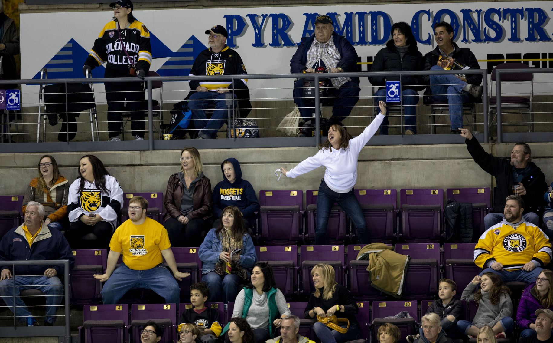 011220-s-CCHockey 12.jpg